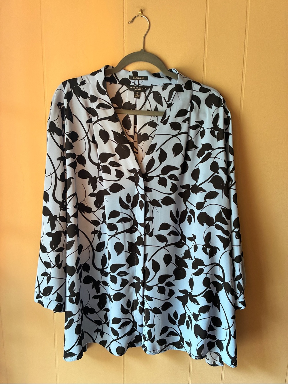 NY Collection Black Leaf-Print V-Neck Blouse